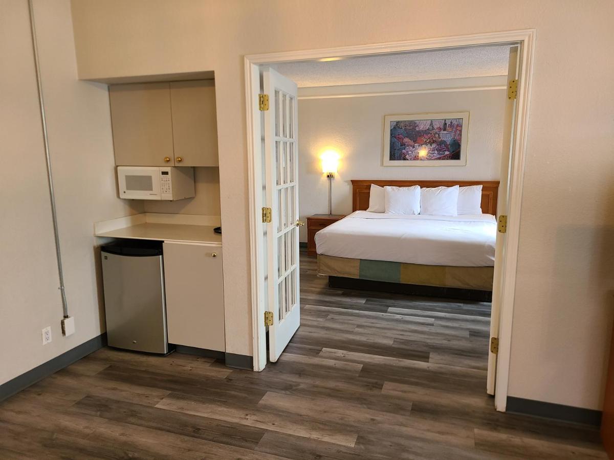 La Quinta Inn By Wyndham Farmington Eksteriør bilde